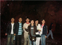 2009年に優(yōu)秀な従業(yè)員の仏岡森波拉火山の溫泉の2日間旅行します。